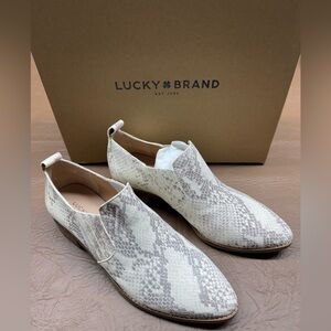 Lucky Brand Ivory Snake Print Almond Toe Stacked Heel Slip On Ankle Boots 7.5